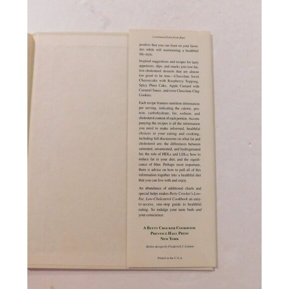 Betty Crockers Low Fat Low Cholesterol Cookbook 1st Ed Vintage 1991 HCDJ Recipes - Picture 4 of 9